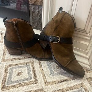 Pikolinos | Baqueira Suede Ankle Booties| Brown | size 38